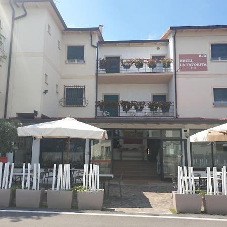 Hotel La Favorita เปสเคียรา เดล การ์ดา ภายนอก รูปภาพ