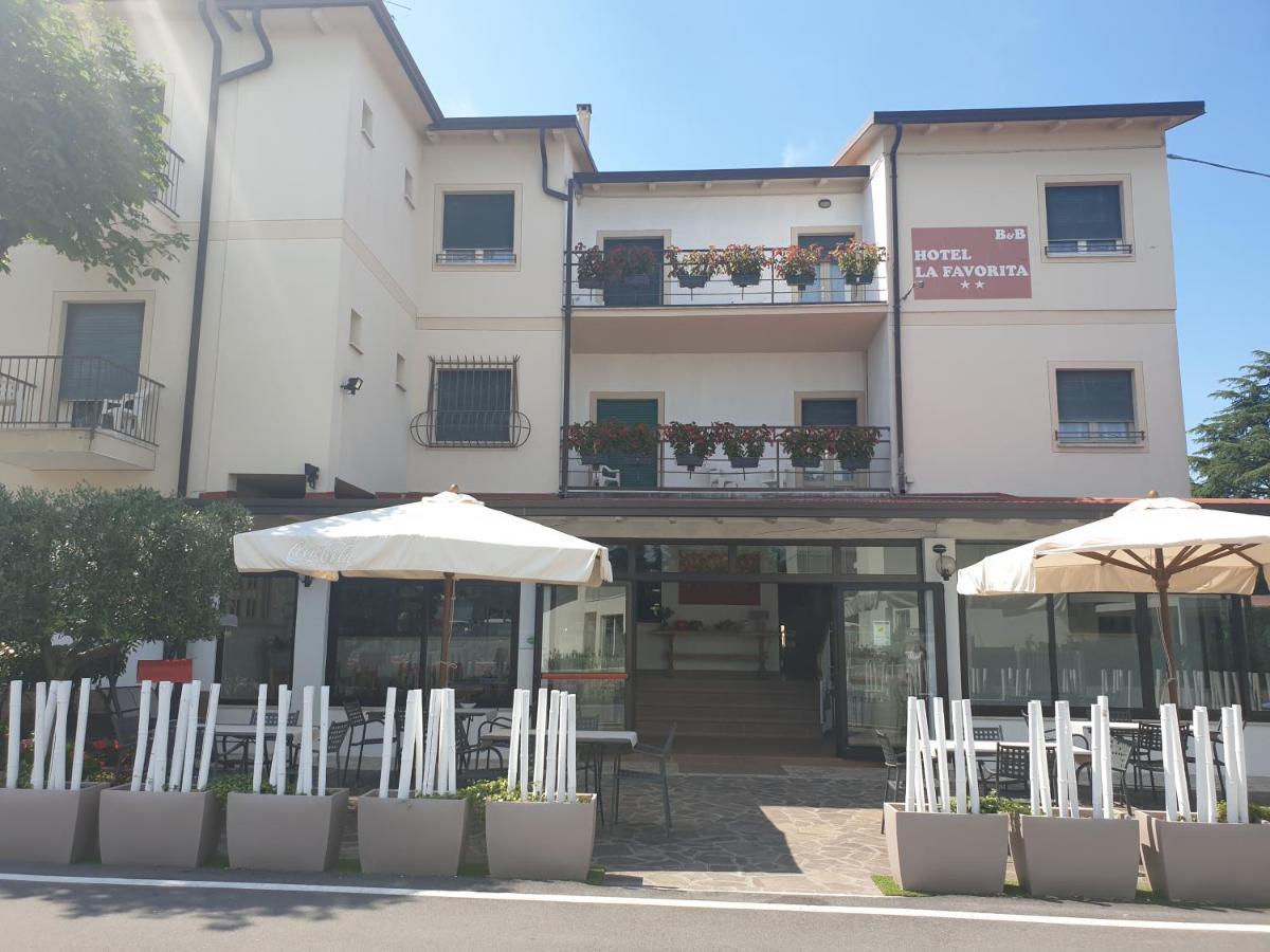 Hotel La Favorita เปสเคียรา เดล การ์ดา ภายนอก รูปภาพ