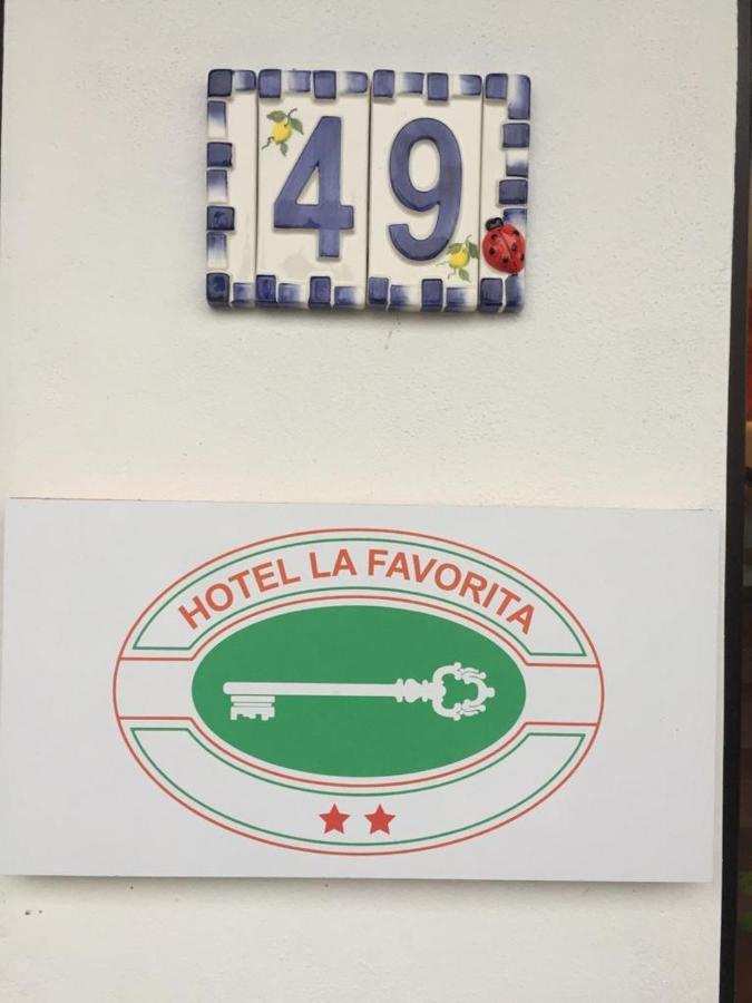 Hotel La Favorita เปสเคียรา เดล การ์ดา ภายนอก รูปภาพ